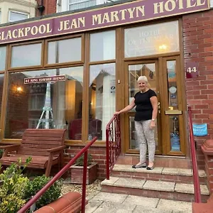 https://the-blackpool-jean-martyn-hotel.hotelsin-chester.com